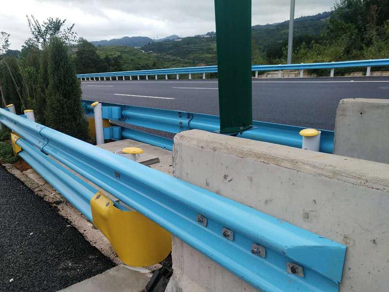 双波护栏板