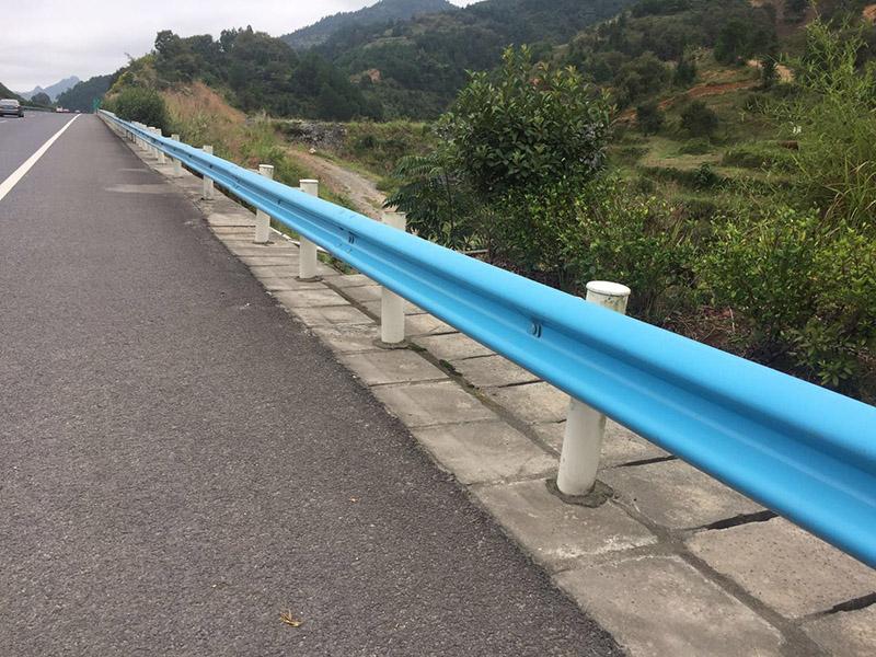 双波护栏板
