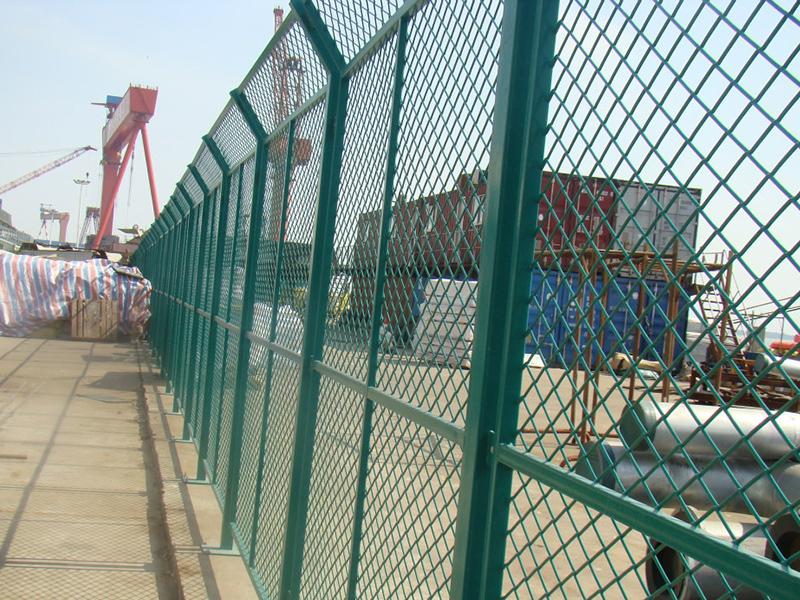 北京钢板网护栏