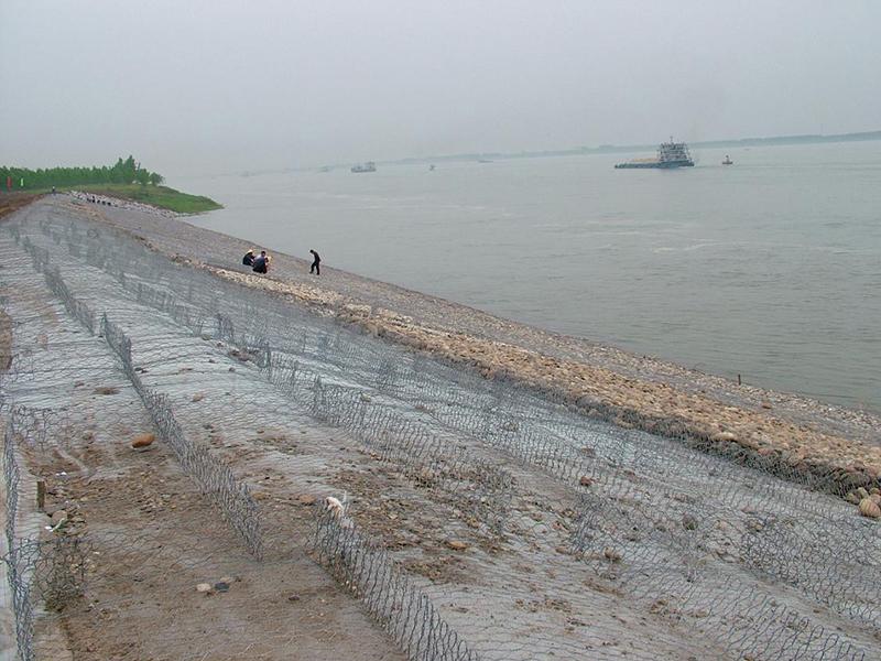 雷诺护垫